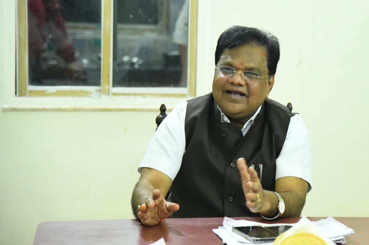 आरोग्य मंत्री तानाजी सावंत 